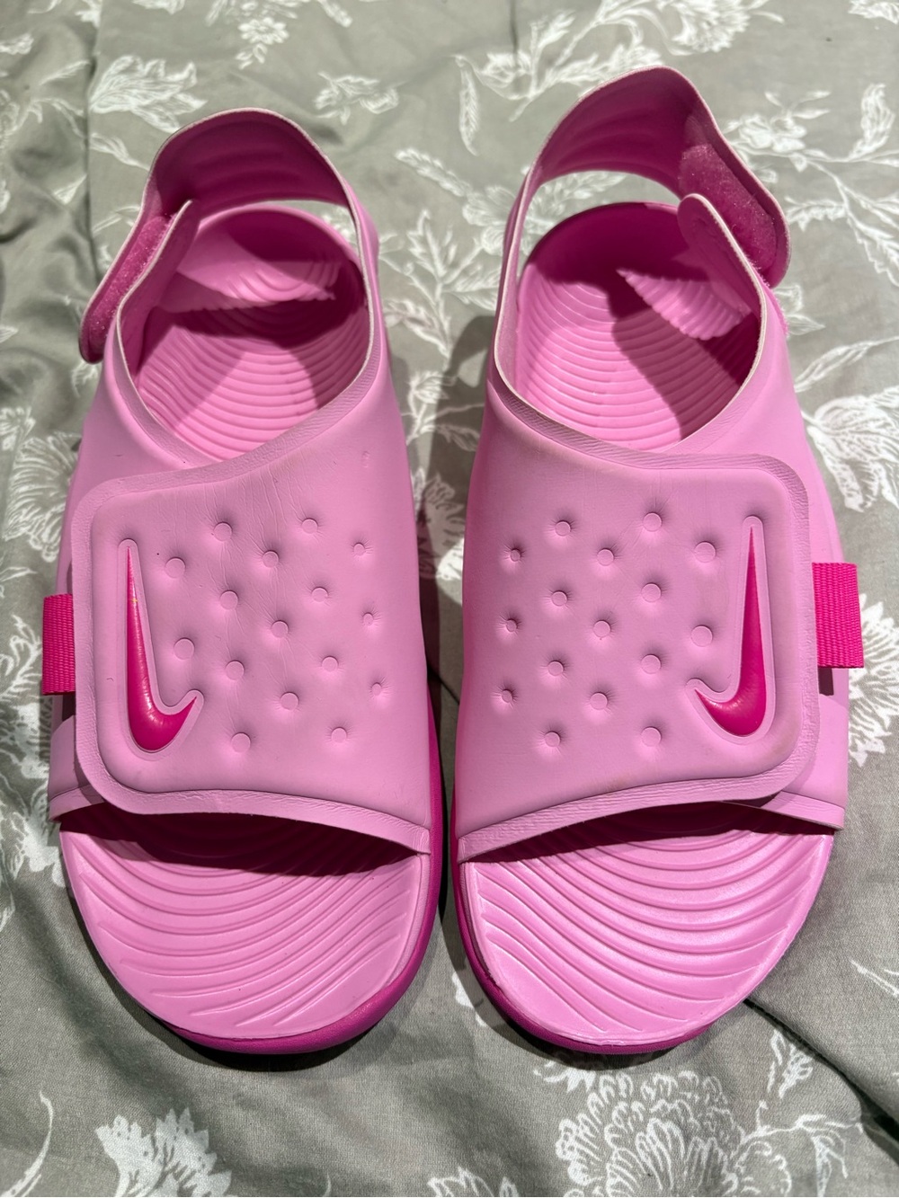 Nike pink stingray water sandals shoes 3 like new